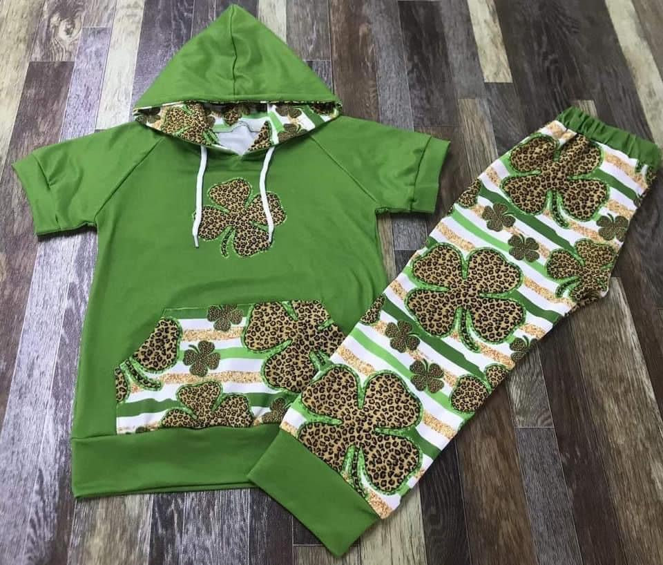ETA 2/5 Preorder*  Saint Patrick’s Day Clover Set